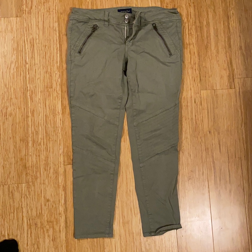 American Eagle cropped Moto green pant Capri